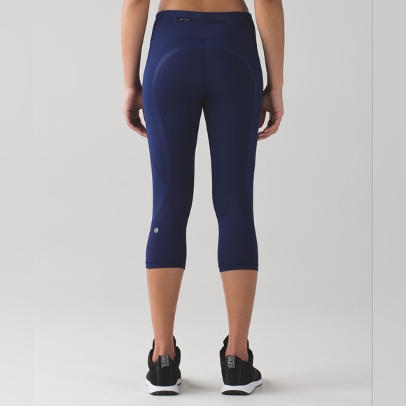 LULULEMON ATHLETICA Women's on Track Hero Blue Capri Workout Leggings - Size 4 - Picture 2 of 16